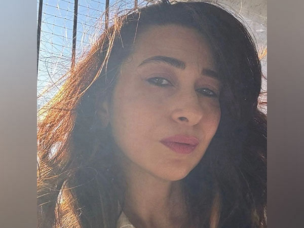 Karisma Kapoor shares stunning sunkissed selfies