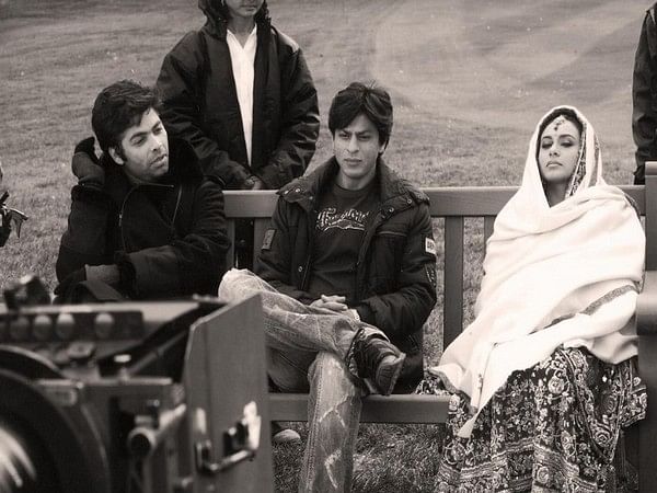 Karan Johar drops throwback pic with Shah Rukh Khan, Rani Mukerji from 'Kabhi Alvida Naa Kehna' set