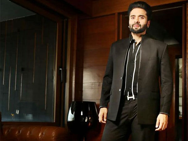 Jackky Bhagnani urges people to vote ahead of fifth phase polling