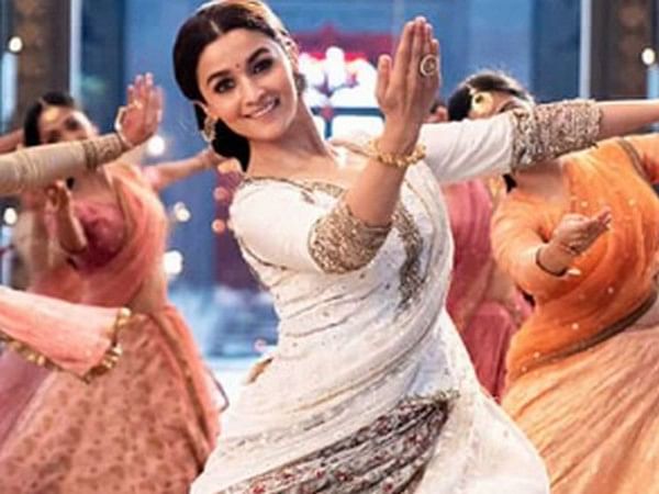 Alia Bhatt's 'Ghar More Pardesiya' song from 'Kalank' gets a special mention from The Academy