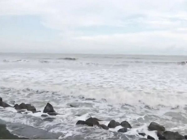 Cyclonic storm likely to hit Bay of Bengal today evening; Severe Cyclonic Storm expected in Bangladesh tomorrow  