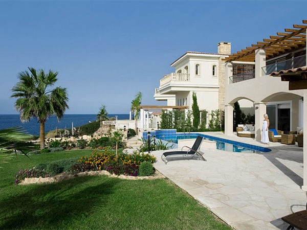 Indian Buyers Encouraged to Invest in Greece for Permanent Residency in Europe, at an Affordable INR 2.5 Cr Before the Regulations Change on August 31