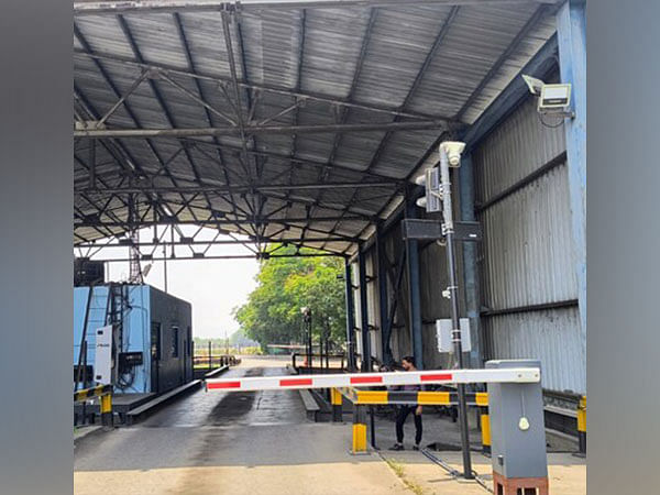 Unmanned Weighbridge Centering System: 24/7 Automated Weighing Solution
