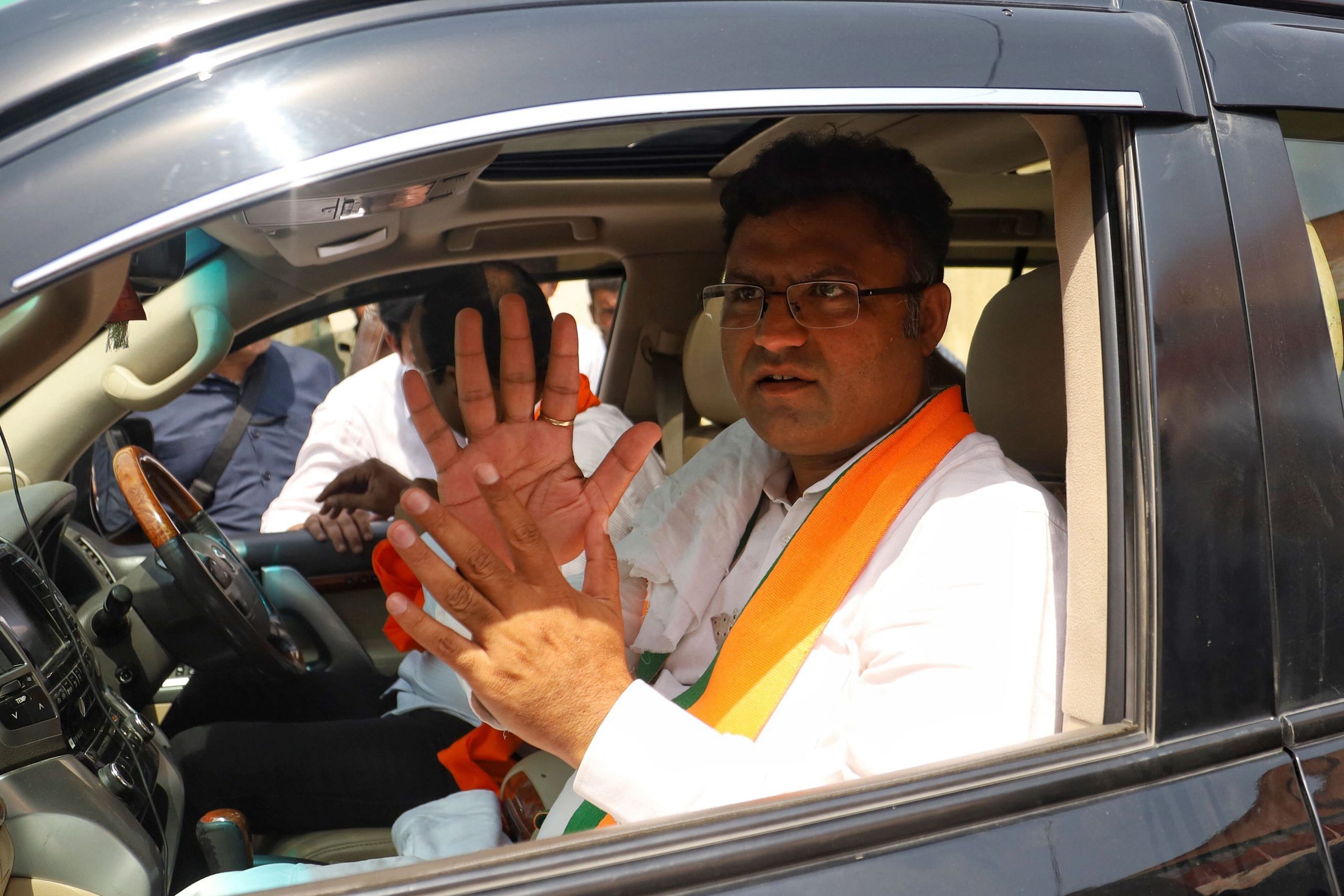 Sirsa BJP candidate Ashok Tanwar leaves the election meeting | Manisha Mondal | ThePrint