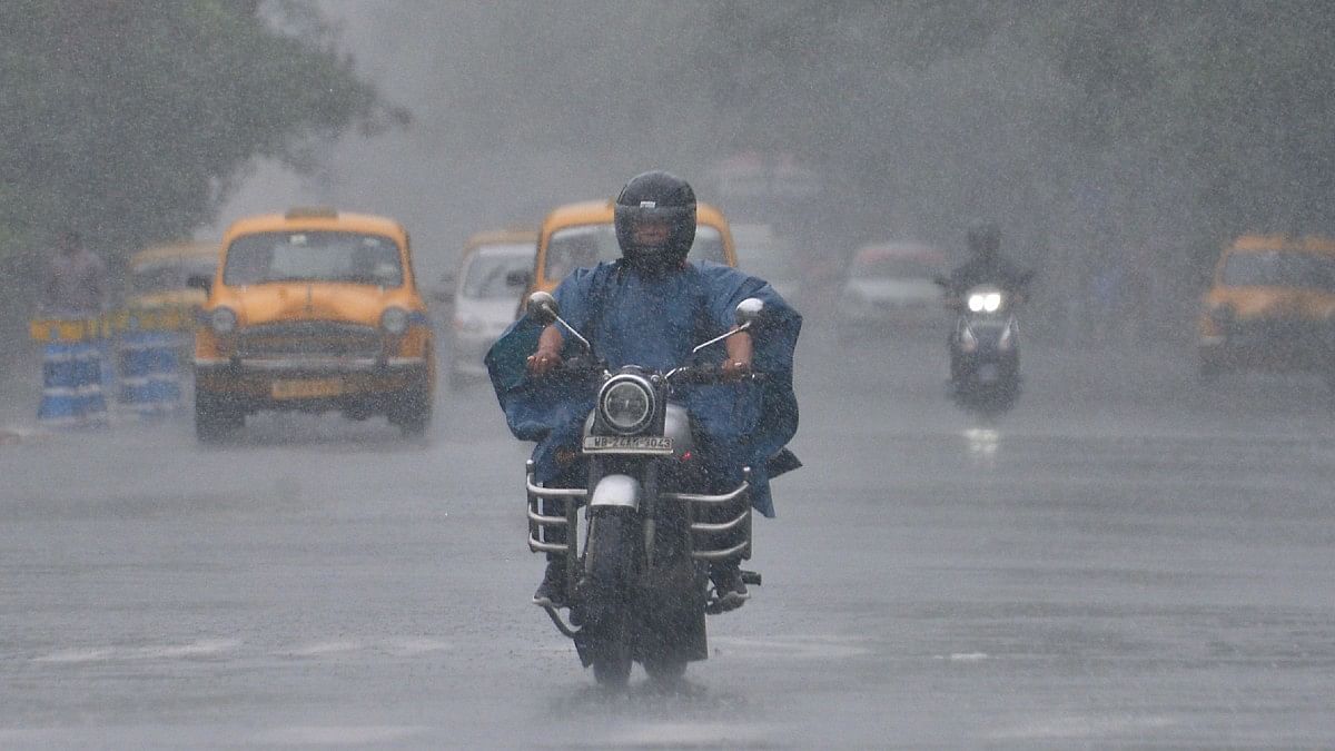 Cyclone Remal begins to make landfall over coastal areas of West Bengal, Bangladesh