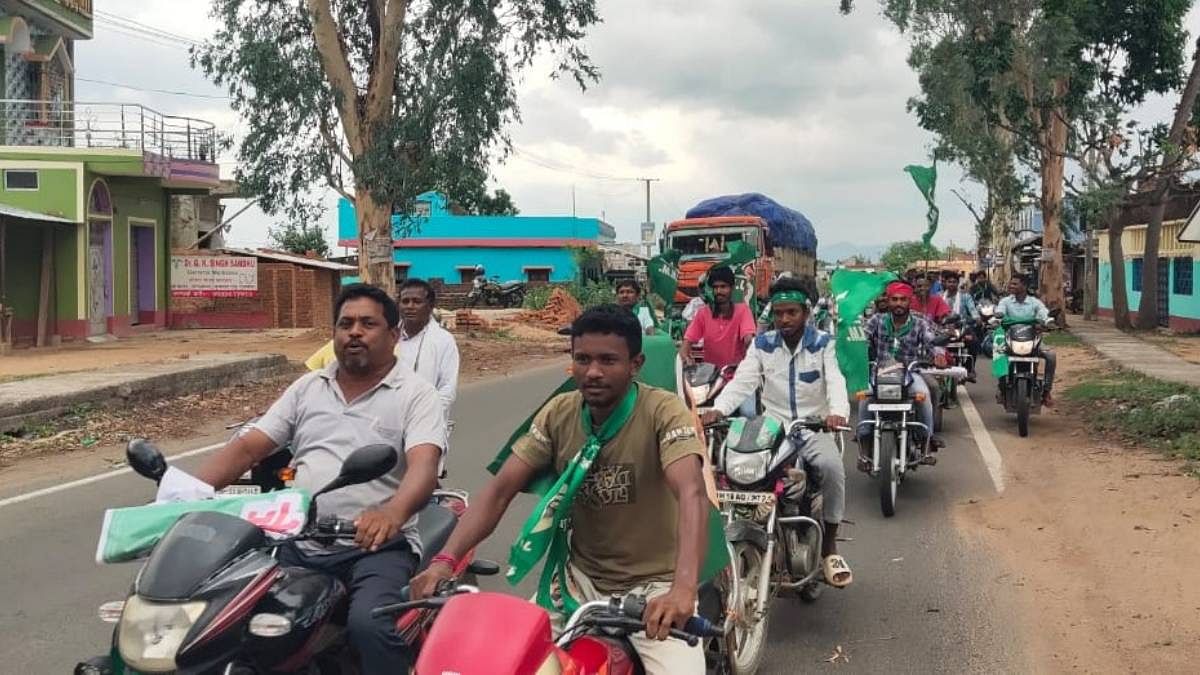 JMM cadres on campaign trail | Niraj Sinha | ThePrint