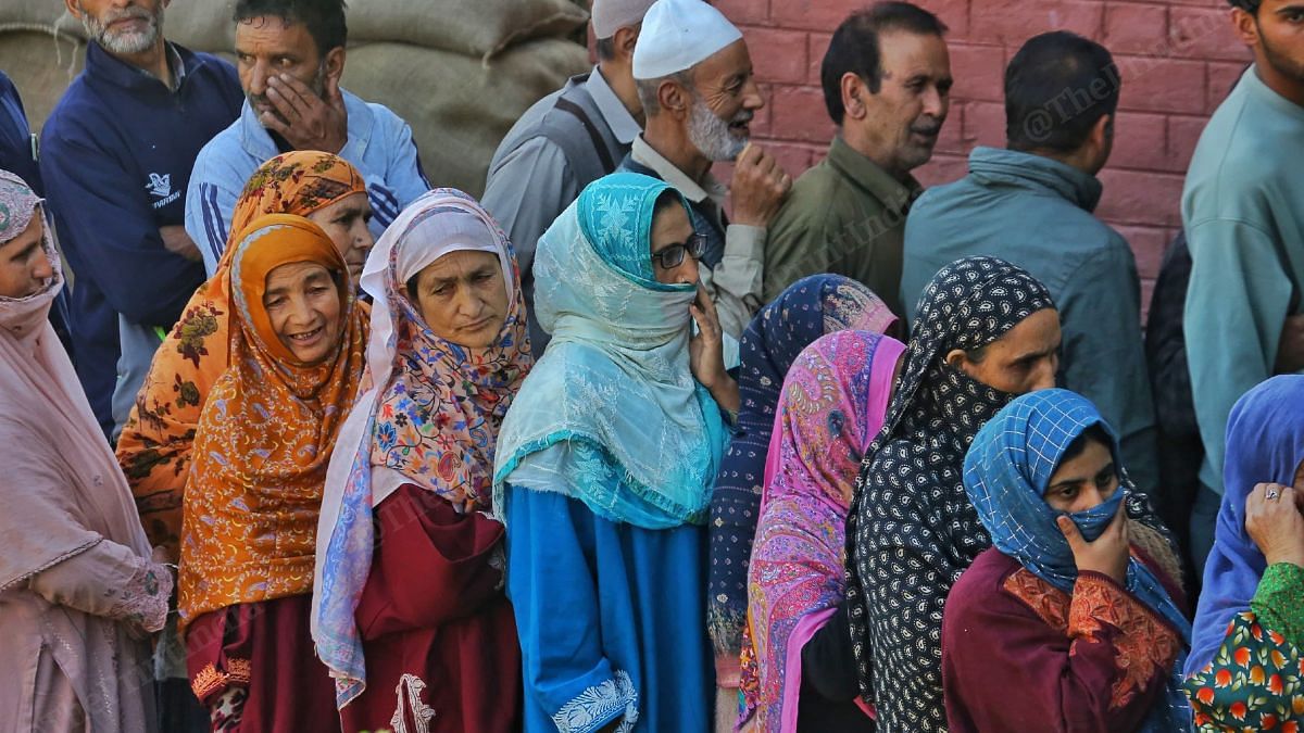 Women voters line up to cast their vote in Imam Sahib, Shopian | Praveen Jain | ThePrint 