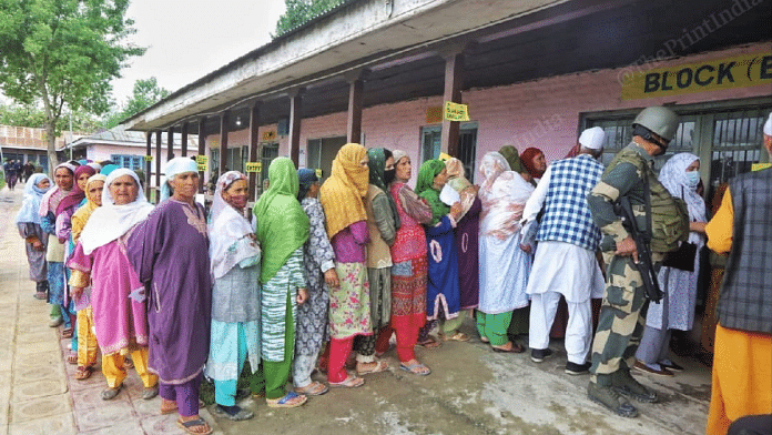 Lok Sabha Elections 2024 Phase-4 : Voting underway at Govt higher secondary school in Kakapora, Pulwama | Praveen Jain | ThePrint