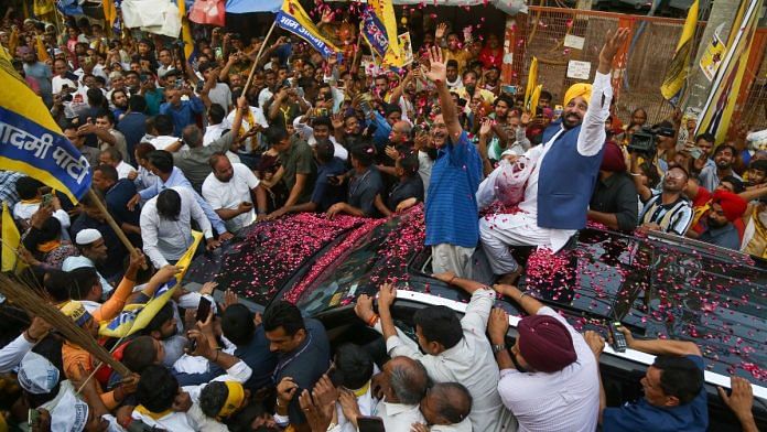 Delhi Chief Minister Arvind Kejriwal and Punjab Chief Minister Bhagwant Mann during the roadshow in Delhi | Suraj Singh Bisht | ThePrint