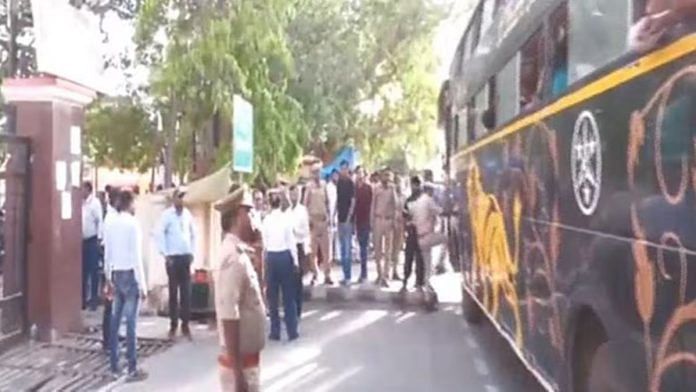 The bus transporting the children was stopped when it reached Ayodhya. | X/ANI