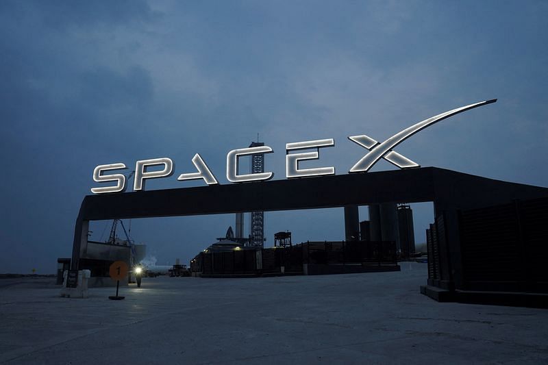 The US Labor Department will suspend proceedings against SpaceX until the company takes legal action