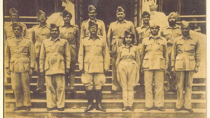 Netaji Subhash Chandra Bose with officers of Indian National Army | Commons