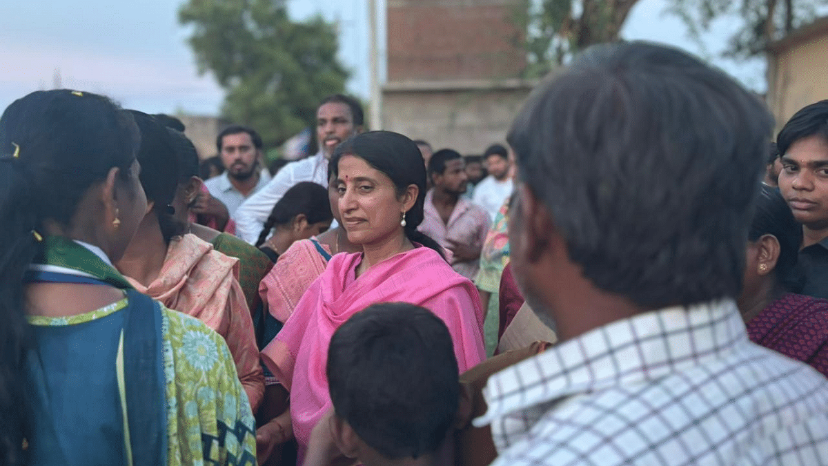 Bharathi Reddy mingles with people in the crowd | Vandana Menon | ThePrint