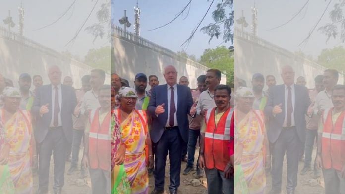 Screengrab of Danish ambassdor with NDMC workers | Credit: X(formely Twitter)/@svane_freddy