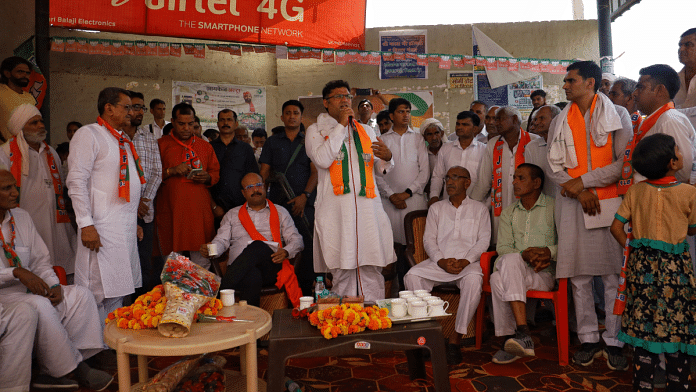 BJP's Ashok Tanwar addresses the people at a poll event in Sirsa | Manisha Mondal | ThePrint