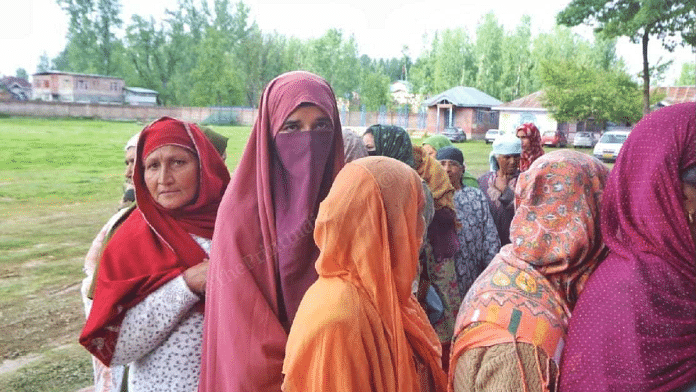 Voters queue up to vote at Government Higher Secondary School Pulwama | Praveen Jain | ThePrint