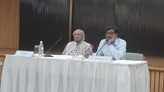 Naresh, a former professor of modern literature at Panjab University and Akhlaque Ahmad Ahan, professor at Centre for Persian and Central Asian Studies, JNU at IIC | Krishan Murari | ThePrint