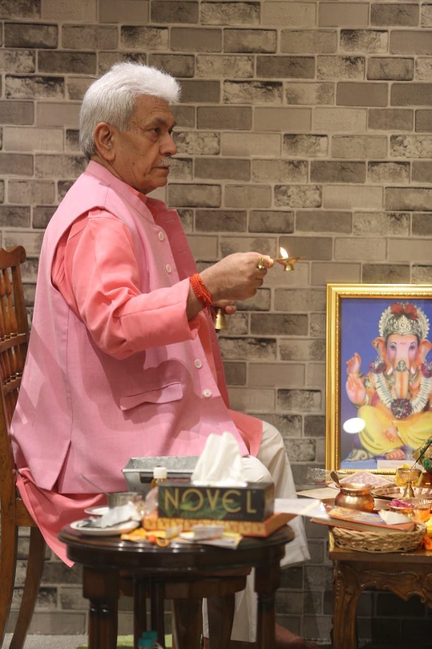 Lieutenant Governor of Jammu and Kashmir Manoj Sinha offering prayer | Praveen Jain | ThePrint
