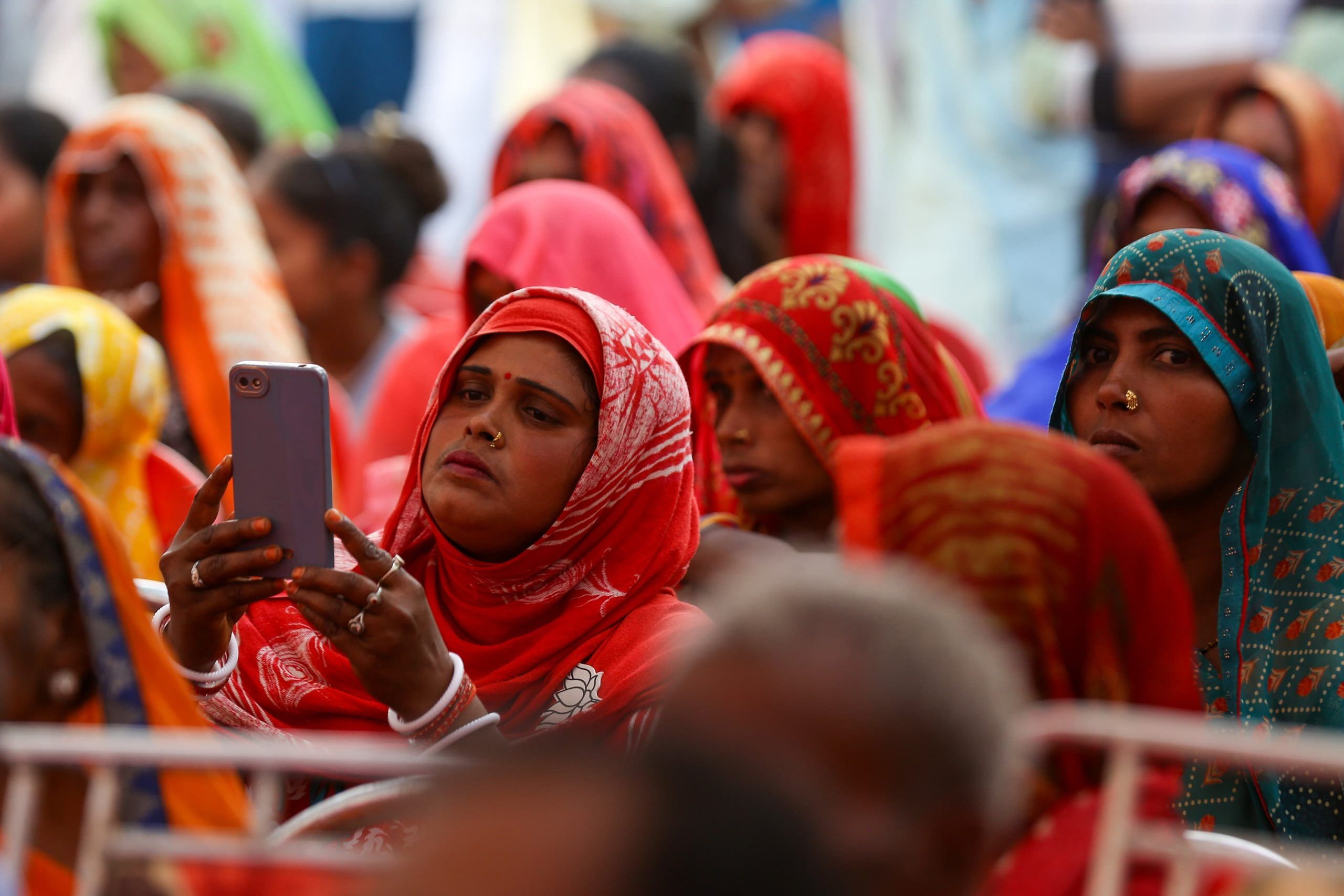 A woman captures a glimpse of Smriti Irani | Suraj Singh Bisht | ThePrint