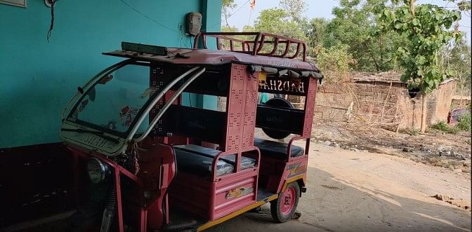 Arti's pink e-rickshaw | Danishmand Khan, ThePrint
