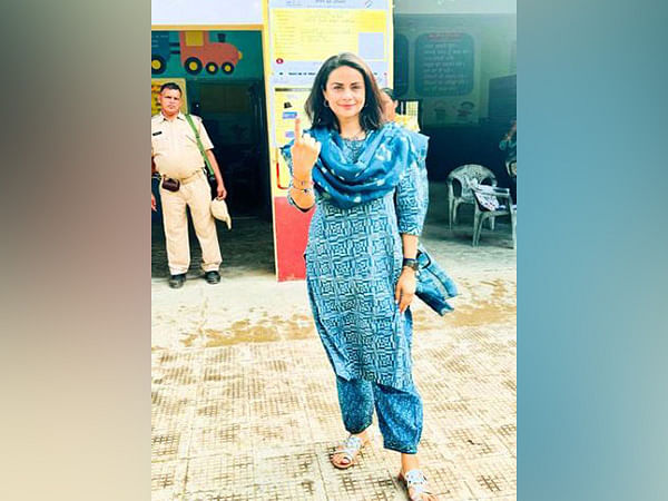 Lok Sabha Elections: Gul Panag flaunts her inked finger as she casts her vote in Punjab