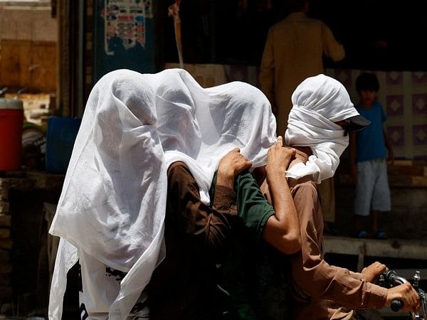 Pakistan: People encounter massive load-shedding suffer as severe heatwave grips nation