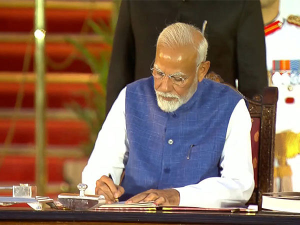 India Inc congratulates Narendra Modi on taking oath as PM, looks forward to collaborations