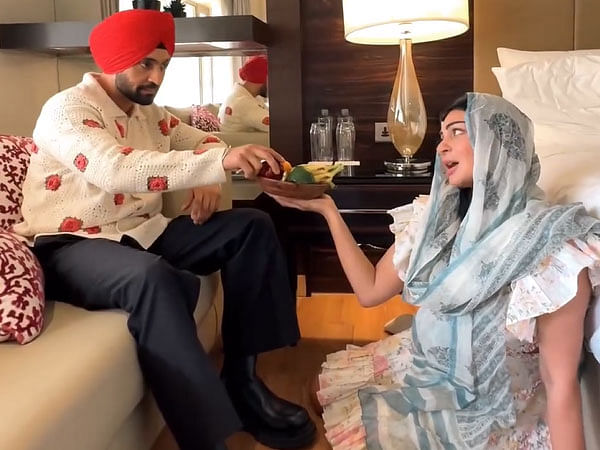 Diljit Dosanjh, Neeru Bajwa recreate Heeramandi's 'ek baar dekh lijiye' with hilarious twist