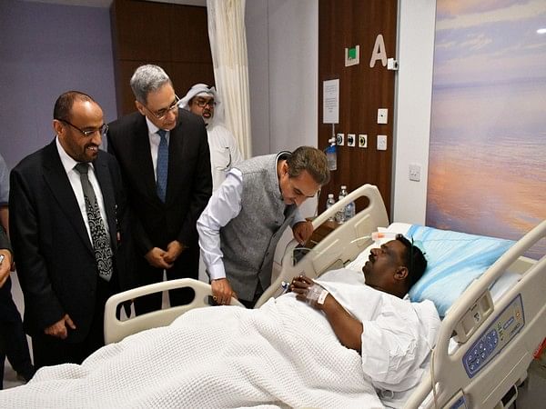 MoS MEA visits hospitals to ensure proper treatment of fire victims