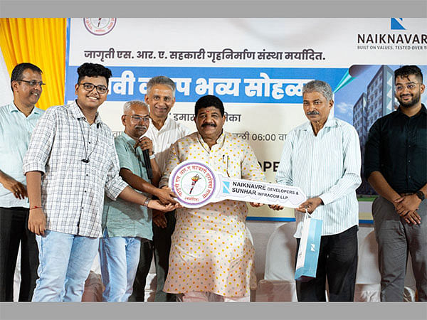 Naiknavare Developers Hands Over Homes to 80 Families at 'Jagruti' Slum Rehabilitation Project in Santacruz, Vakola