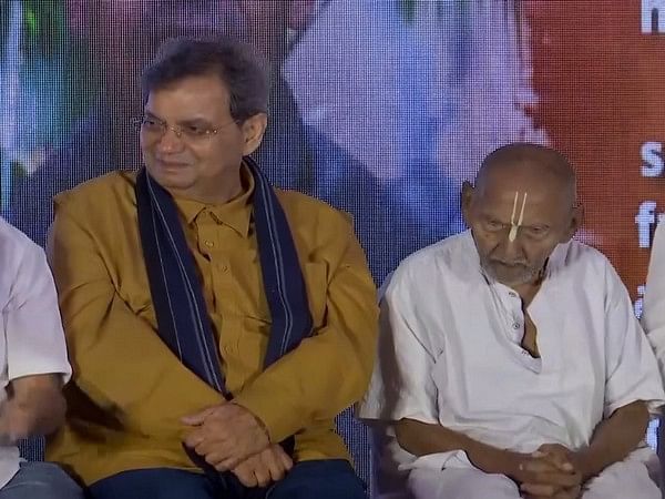 Mumbai: World's oldest man Swami Sivananda, director Subhash Ghai grace International Yoga Day event