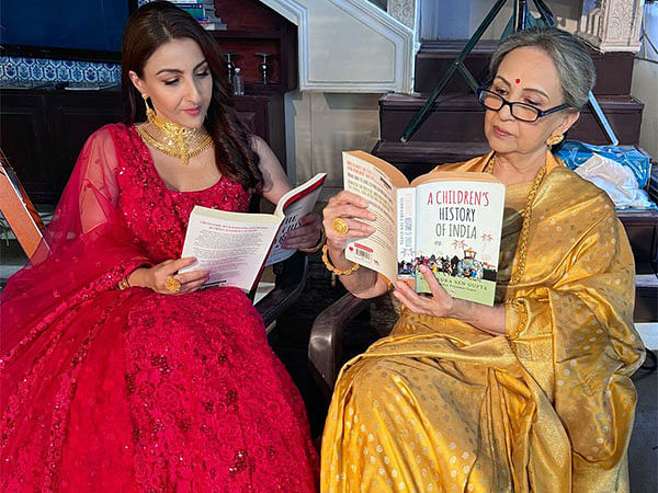 Soha Ali Khan drops cute pics with mom Sharmila Tagore, husband Kunal Kemmu on National Reading Day