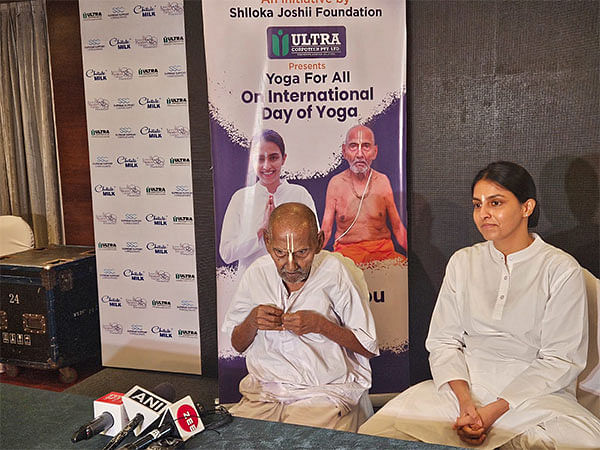 Shlloka Foundation hosts International Yoga Event powered By Ultra Corp Oldest man living Swami Sivananda graced the occasion