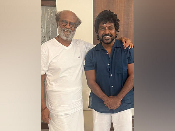 Raghava Lawrence receives blessings from superstar Rajinikanth for Maatram Foundation