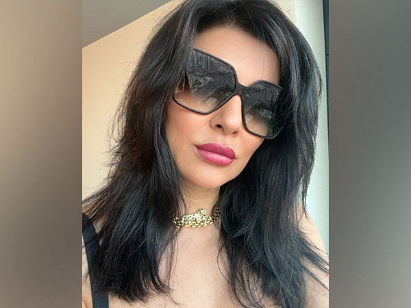 Sushmita Sen flaunts 'new look' after updating Instagram bio