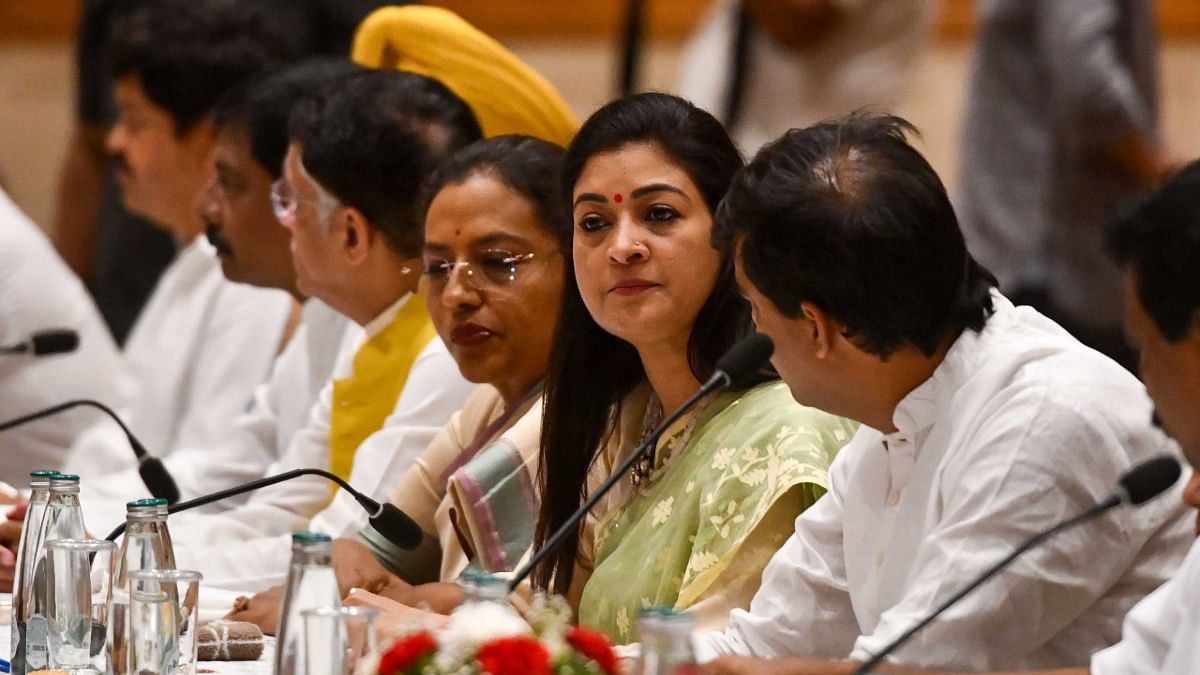 Congress leader Alka Lamba, among others at CWC meeting | Suraj Singh Bisht | ThePrint