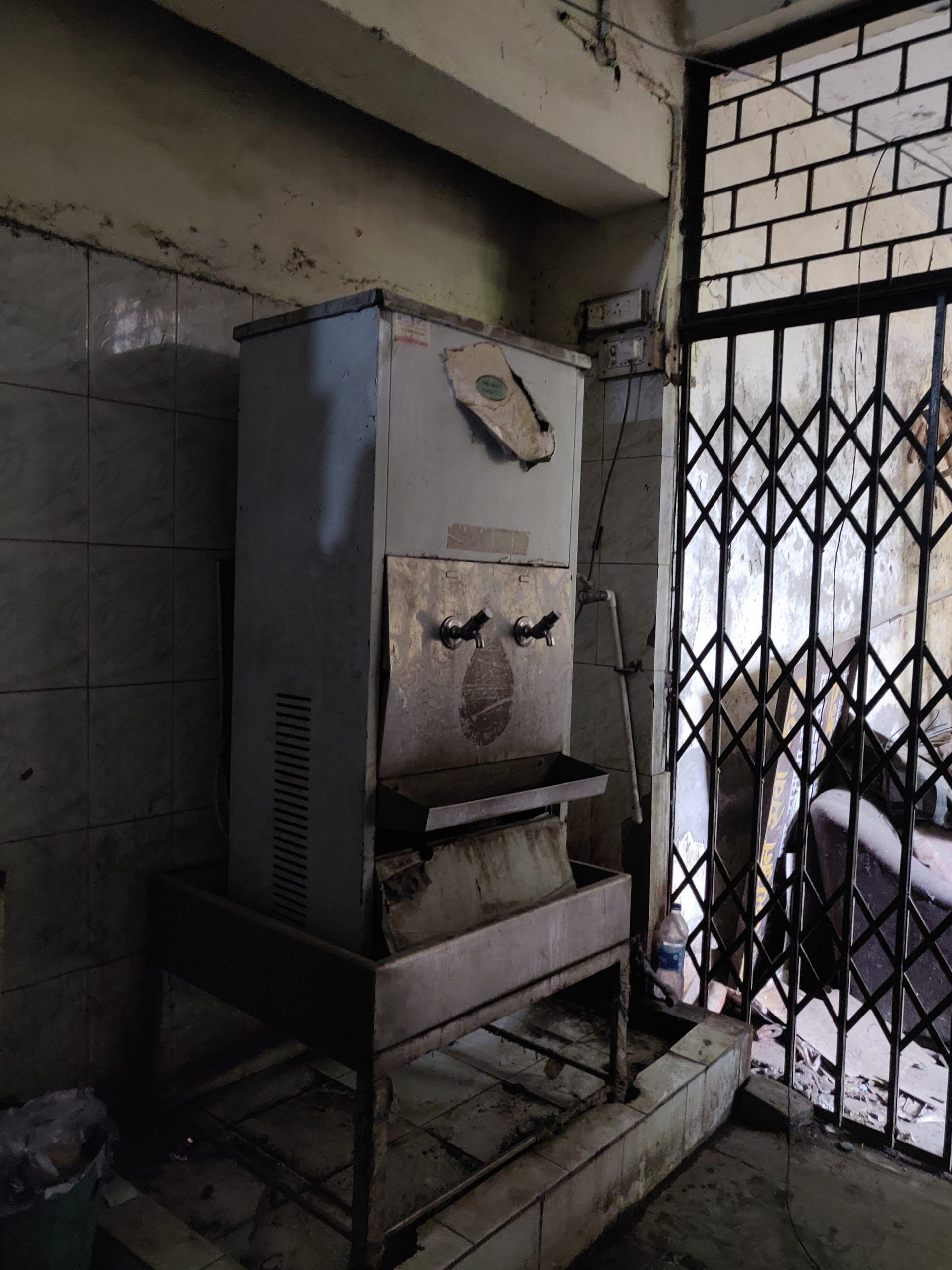 Water dispenser at the consumer forum in Shalimar Bagh | Apoorva Mandhani | ThePrint
