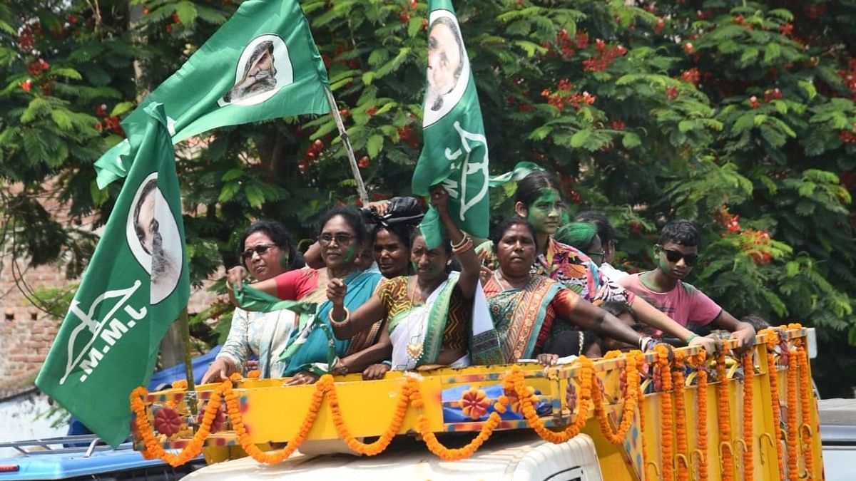 JMM supporters taking out victory procession in Dumka | Niraj Sinha | ThePrint