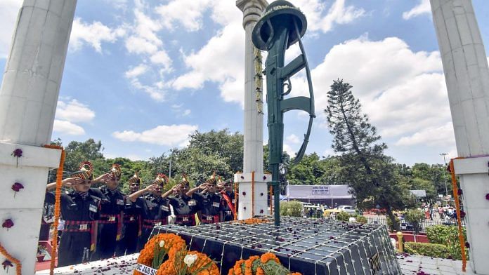 Army personnel pay tribute to the fallen soldiers at Shaheed-e-Kargil memorial on the occasion of Kargil Vijay Diwas