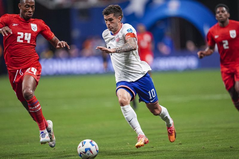 SoccerPanama score late goal to stun 10man US at Copa America