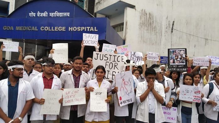 Doctors protests against violence on healthcare workers | Representational image | Commons