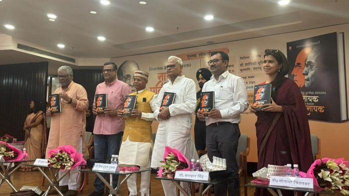 JNU prof Omprakash Singh, writer Prabhat Ranjan, Himachal Pradesh governor Shiv Pratap Shukla, Kamalakant Tripathi, JNU prof Malkhan Singh, DU prof Sonali Chitalkar (left to right) at the lunch of Tripathi’s book Vinayak Damodar Savarkar: Nayak Benaam Pratinayak | Vandana Menon | ThePrint