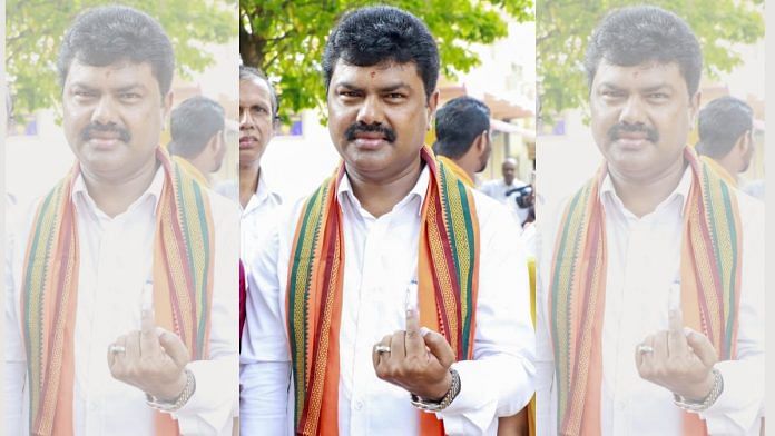 B Y Raghavendra casting his vote for the third phase of Lok Sabha Polls | File photo | ANI