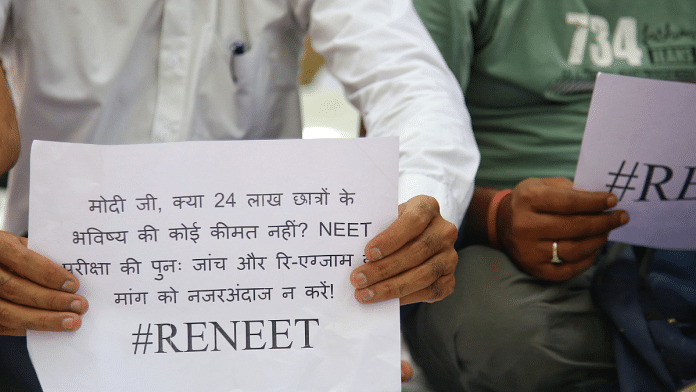 NEET applicants and doctors in support at their protest in Jantar Mantar | Manisha Mondal | ThePrint