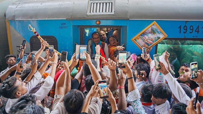 Union Minister of Rural Development and Agriculture and Farmers Welfare Shivraj Singh Chouhan boards the Shatabdi Express en route to Bhopal from New Delhi | ANI