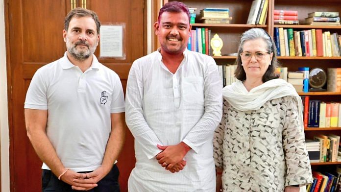 Independent MP from Sangli Vishal Patil with former Congress presidents Sonia and Rahul Gandhi in New Delhi on 6 June 2024 | X @INCIndia