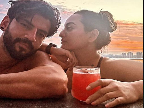 Sonakshi Sinha shares romantic pictures with Zaheer Iqbal, enjoys 