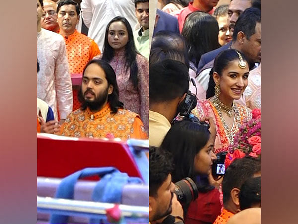 Check out stunning pictures of Anant Ambani, Radhika Merchant's spectacular mameru ceremony 