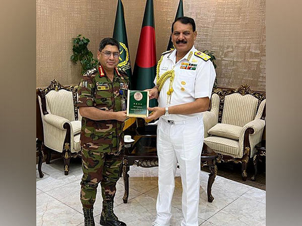 Indian Navy Chief Admiral Dinesh K Tripathi meets Bangladesh Army Chief in Dhaka