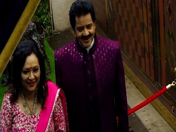 Udit Narayan arrives with wife at Anant-Radhika's haldi ceremony 